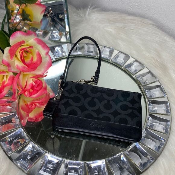 Coach Black Signature Logo Leather Zipper Wristlet - Picture 1 of 8